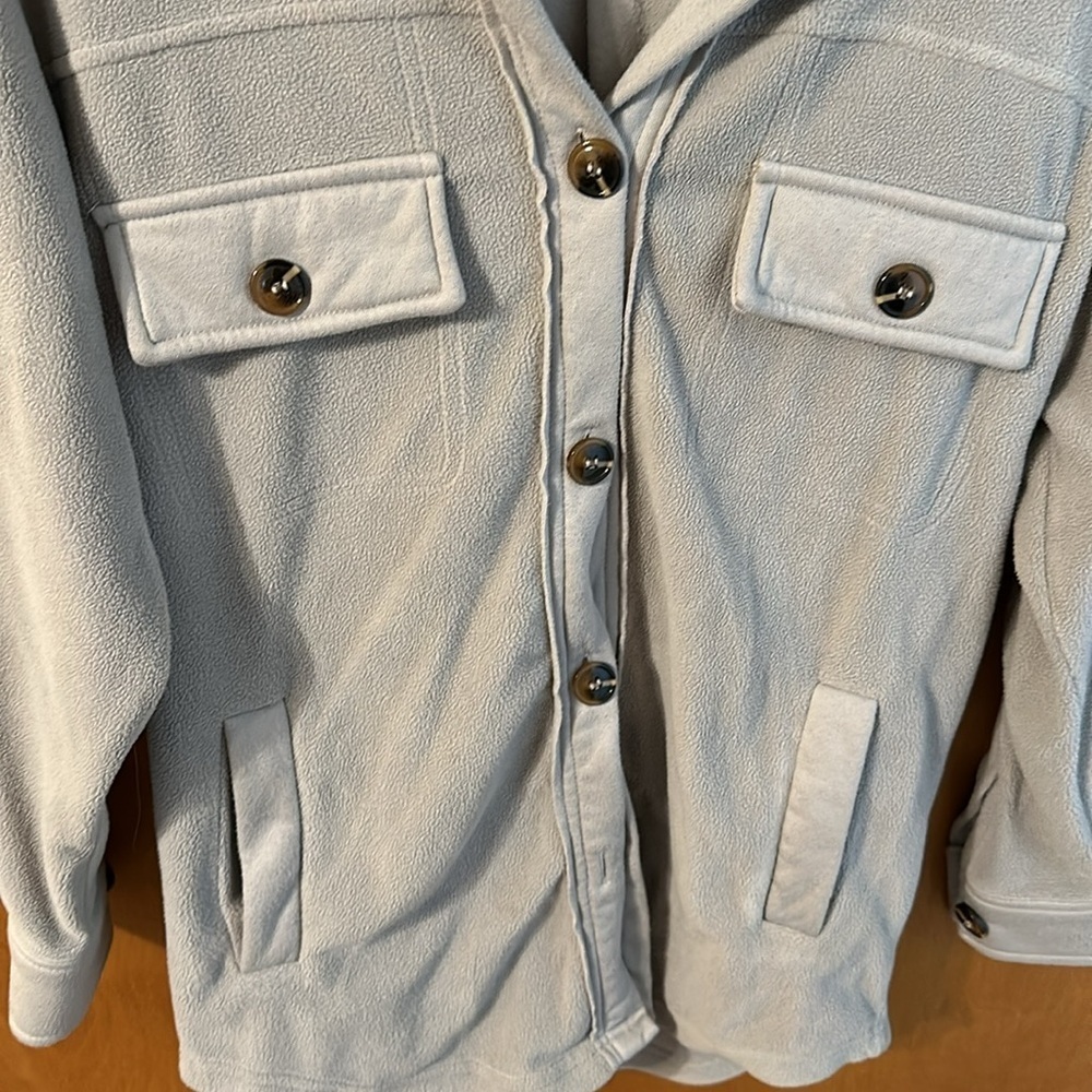 Women’s Shacket - Picture 2 of 4